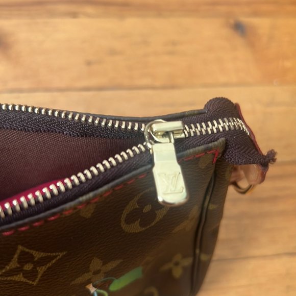 Louis Vuitton & Takashi Murakami collaboration Pochette Accessoires Monogram - Picture 7 of 7